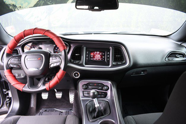 Used 2016 Dodge Challenger R/T w/ Driver Convenience Group image 18