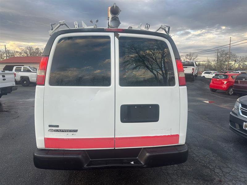 Used 2011 Chevrolet Express 2500 image 6
