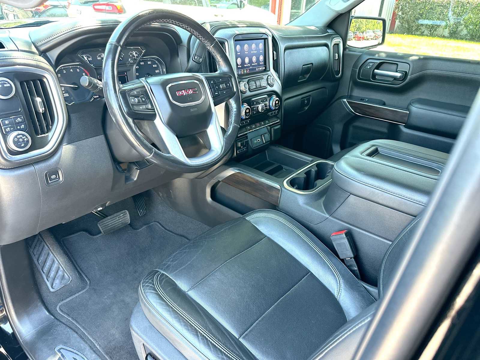 Used 2020 GMC Sierra 1500 SLT RWD image 18