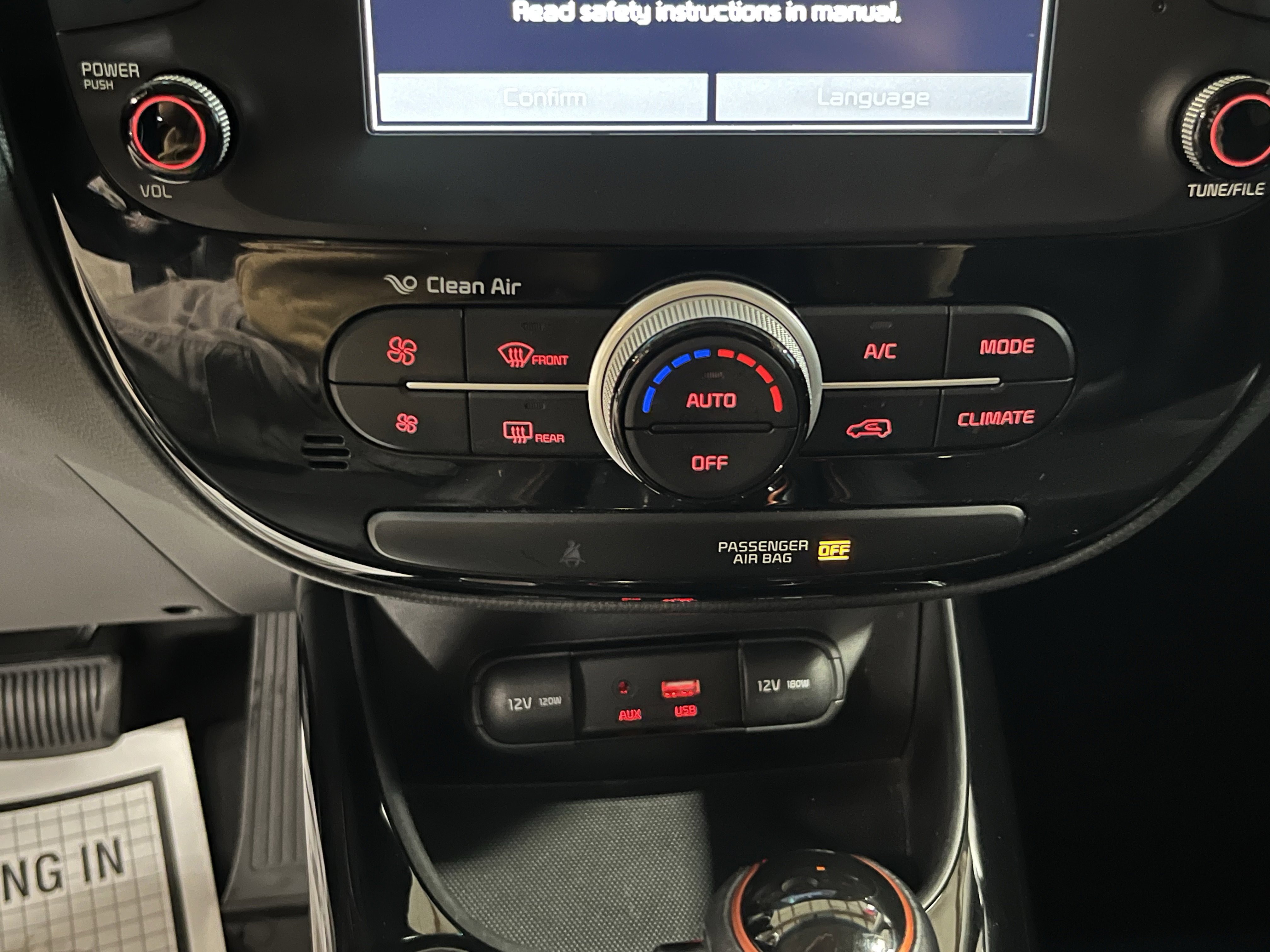 Used 2019 Kia Soul ! FWD image 22