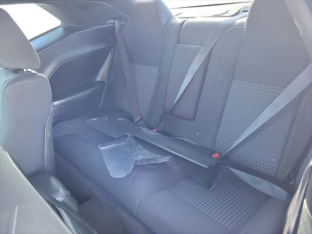 Used 2017 Dodge Challenger R/T w/ Driver Convenience Group RWD image 16