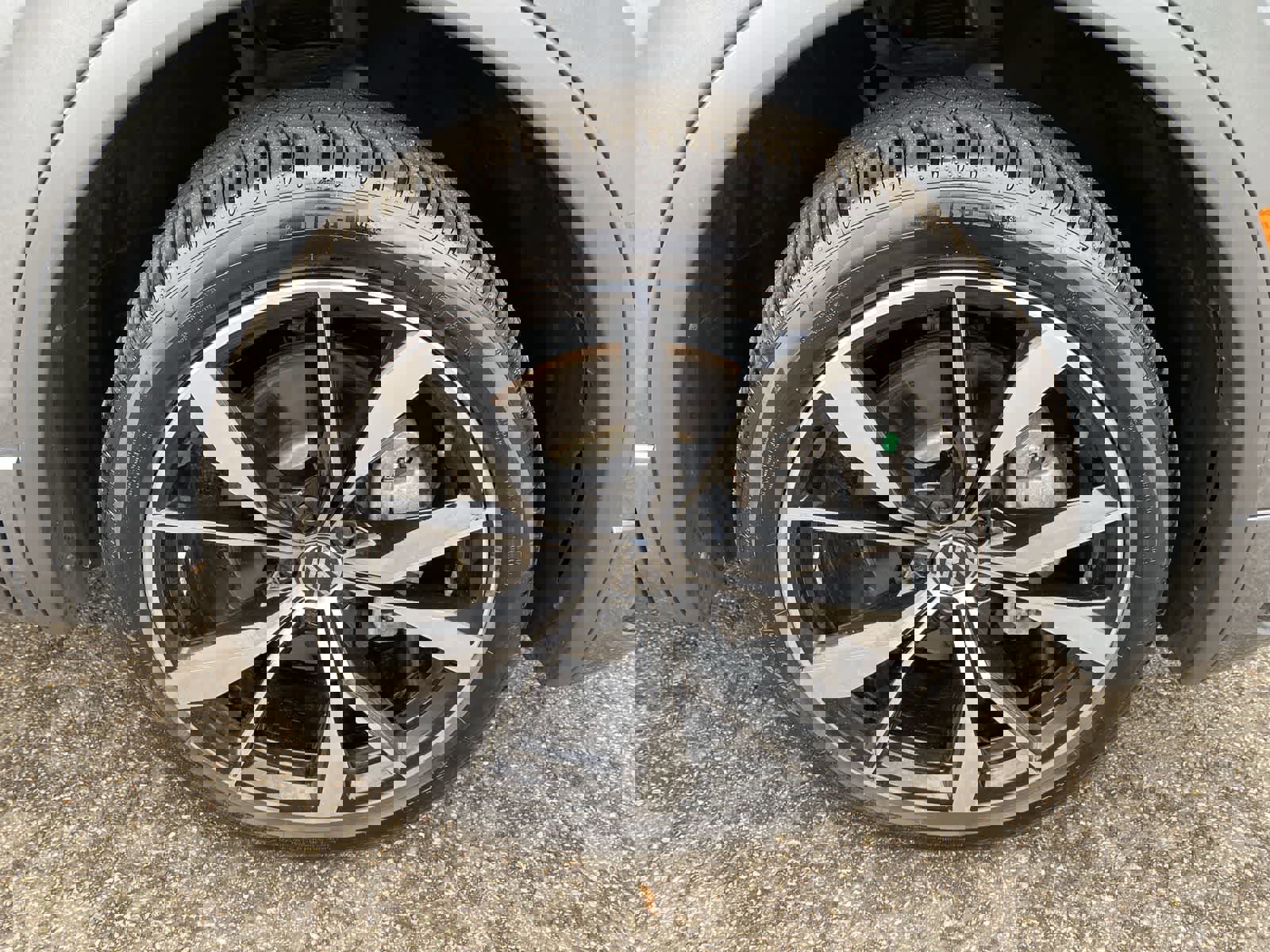 Used 2024 Volkswagen Tiguan SEL R-Line image 15