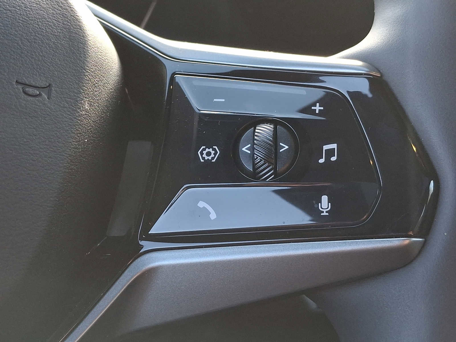 Used 2024 BMW i5 eDrive40i w/ Premium Package image 23