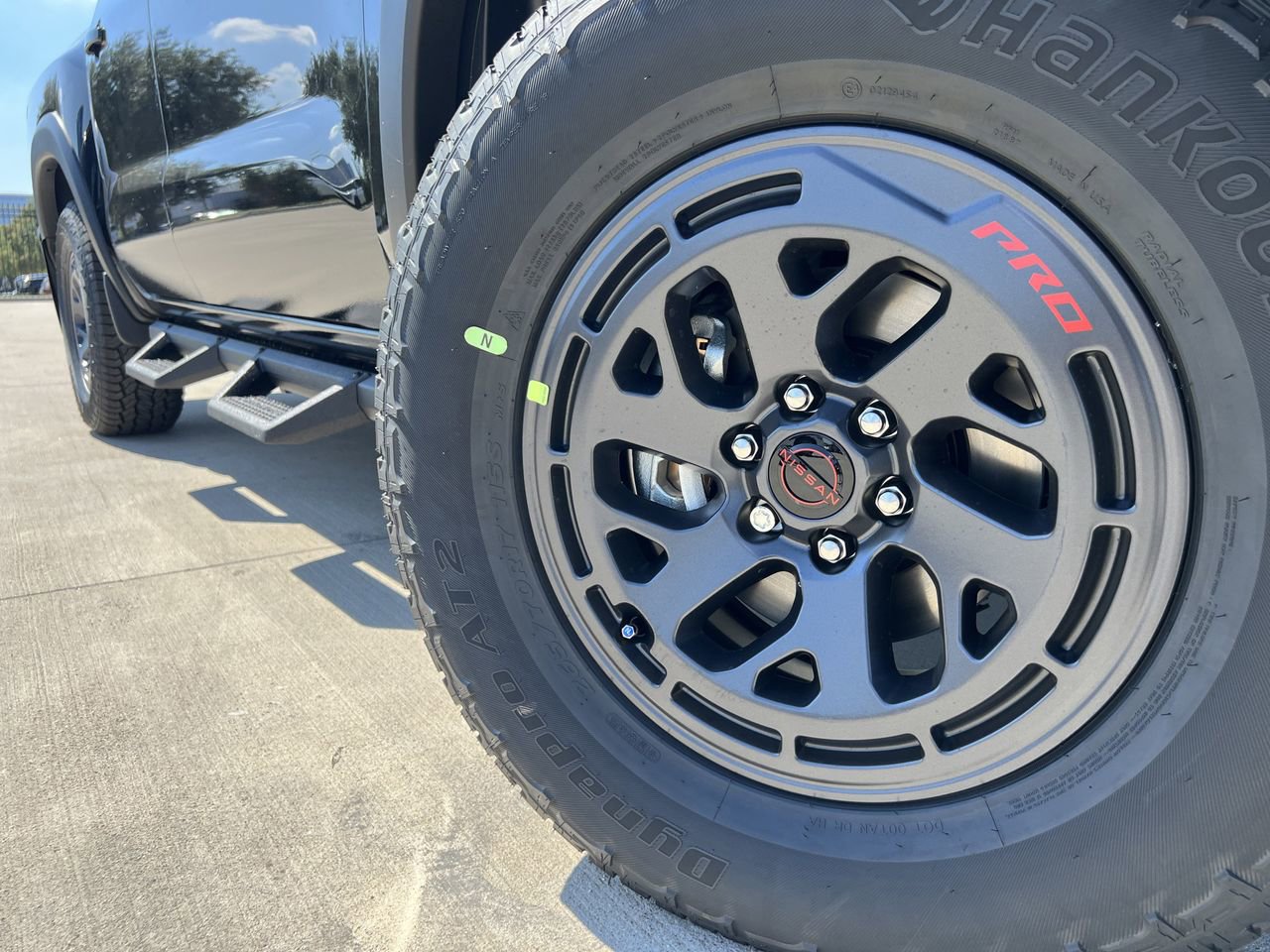 New 2026 Nissan Frontier PRO-4X w/ Pro-4x Convenience Package image 8