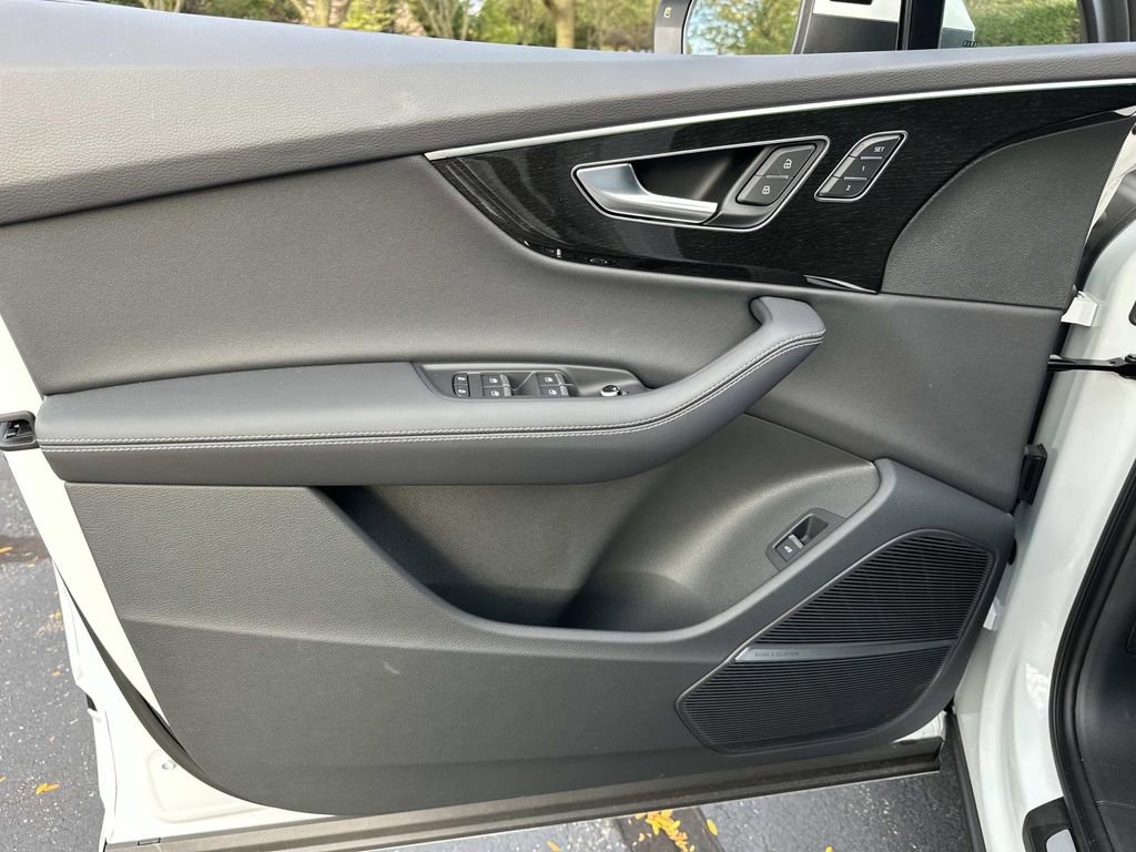 New 2025 Audi Q7 3.0T Premium Plus image 11