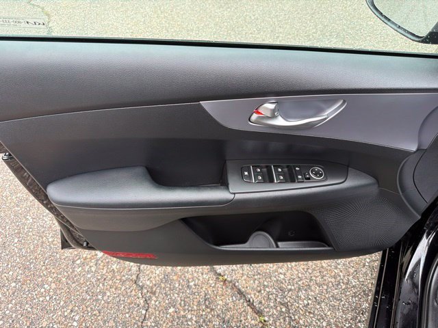 Used 2022 Kia Forte LXS FWD image 12