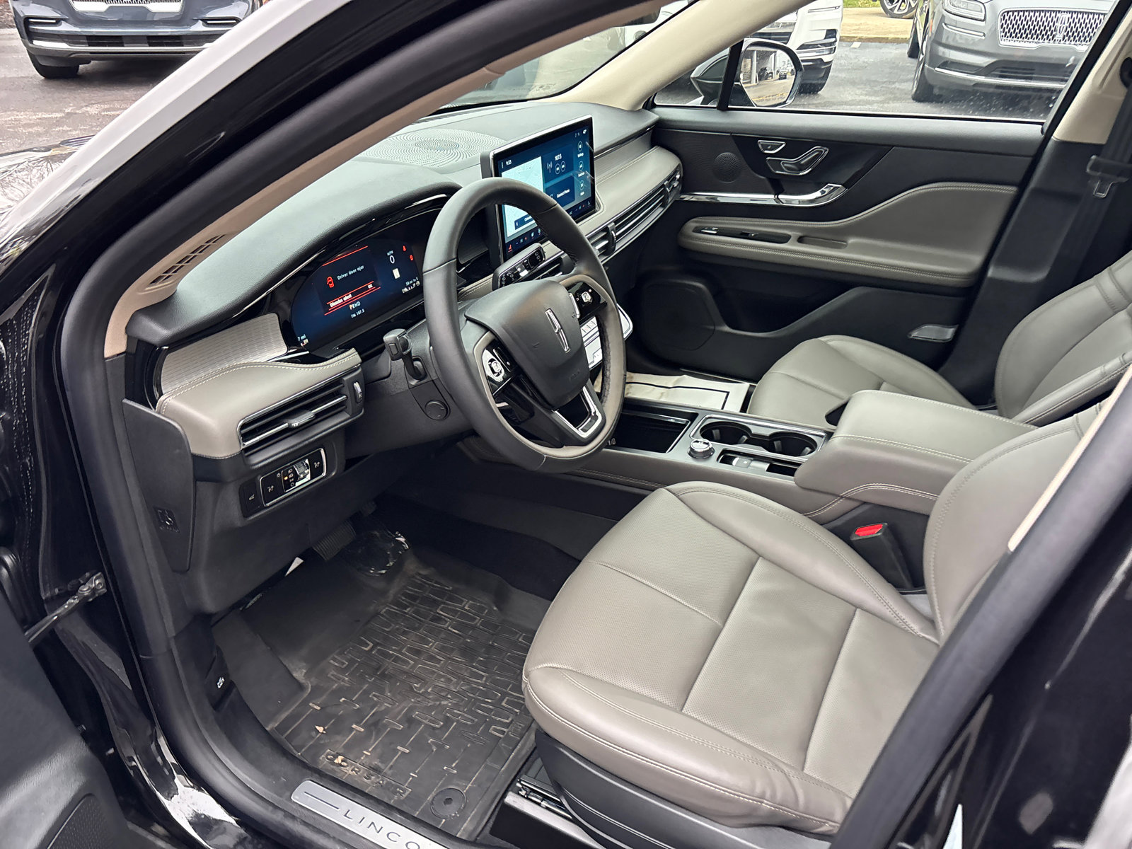 New 2026 Lincoln Corsair Premiere image 25