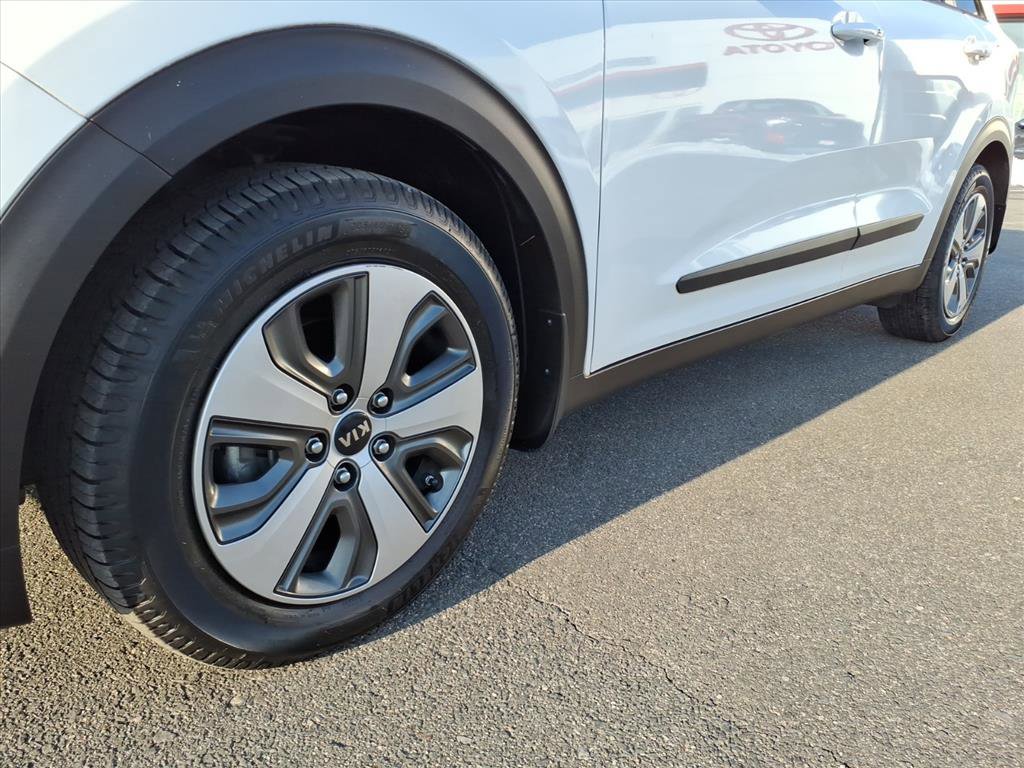 Used 2019 Kia Niro EX image 9