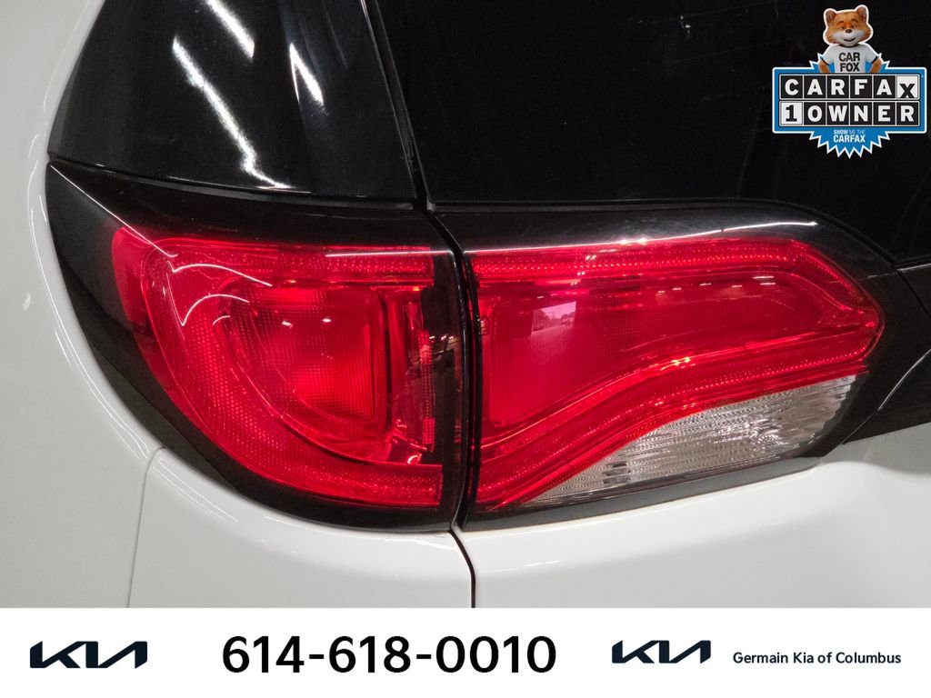 Used 2023 Chrysler Voyager LX image 16