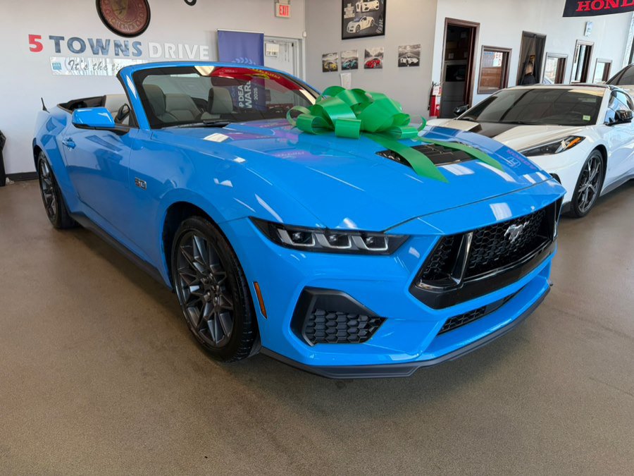Used 2024 Ford Mustang GT Premium w/ GT Performance Package RWD image 3