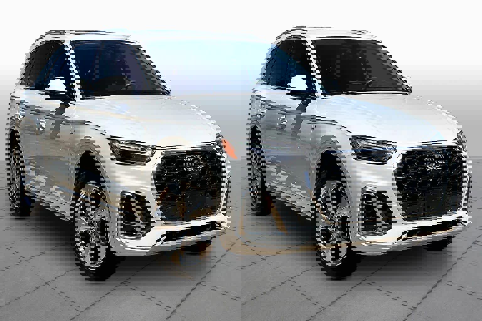 Used 2023 Audi Q5 2.0T Premium Plus w/ Premium Plus Package image 3