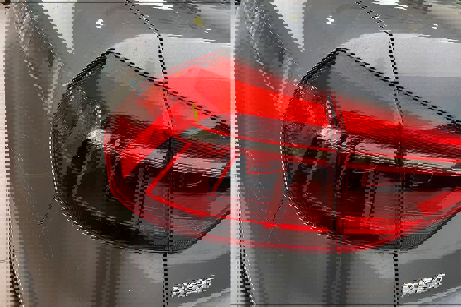 Used 2018 Volkswagen Passat 2.0T R-Line image 27