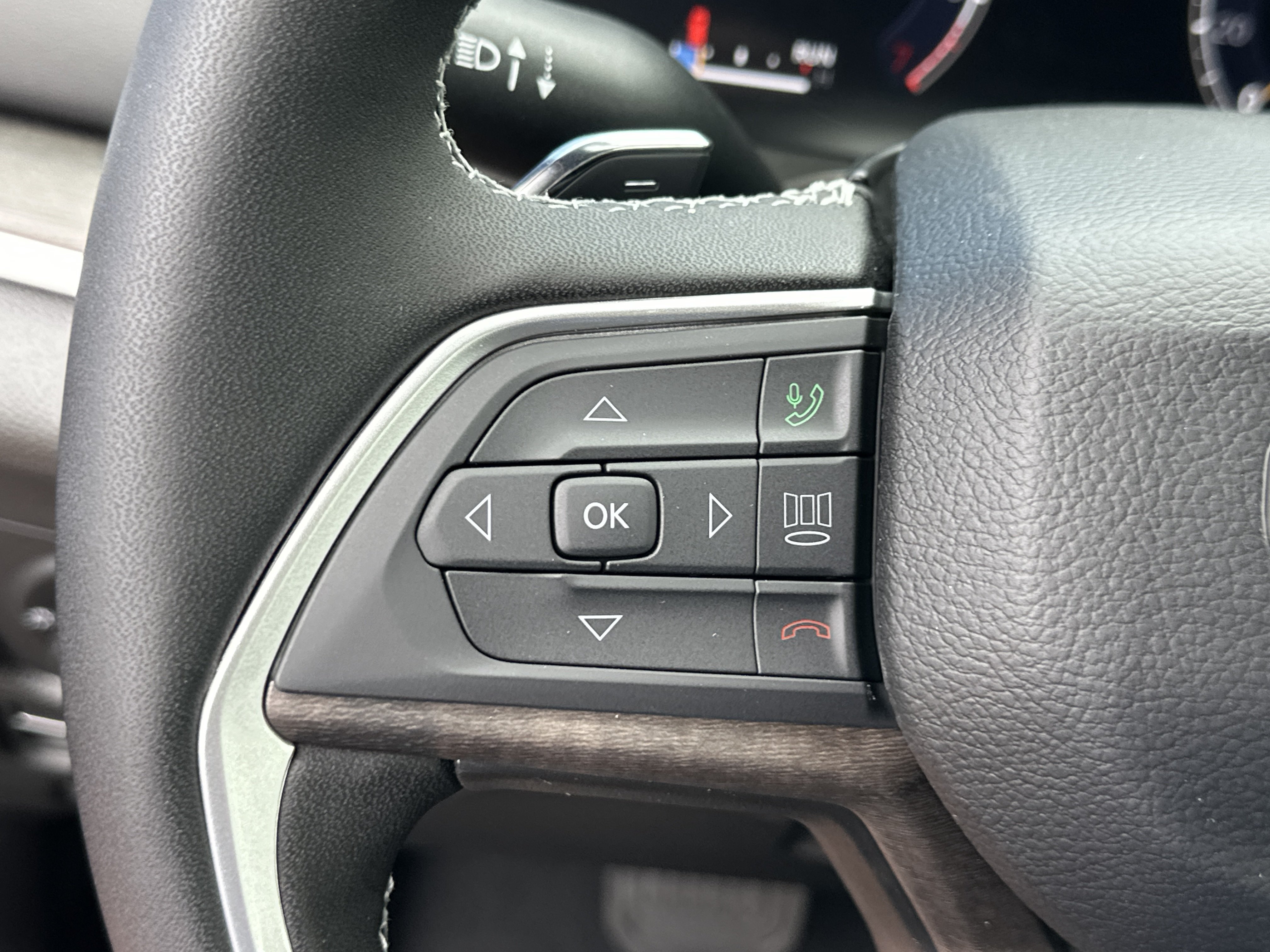 New 2026 Jeep Grand Cherokee Altitude AWD/4WD image 9