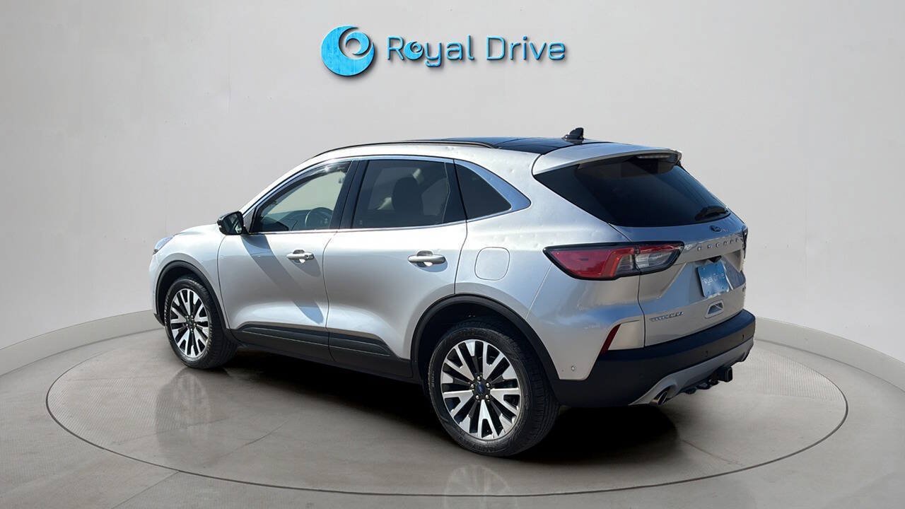 Used 2020 Ford Escape Titanium AWD/4WD image 4