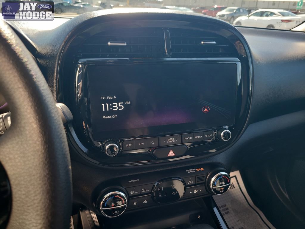 Used 2025 Kia Soul S image 22