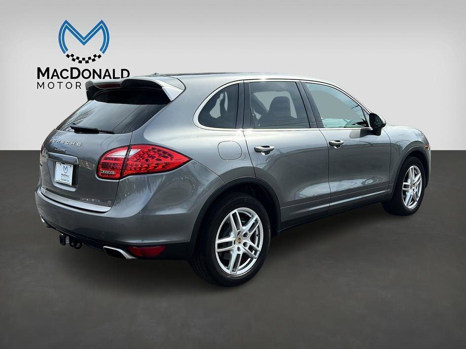Used 2014 Porsche Cayenne Platinum Edition AWD/4WD image 7