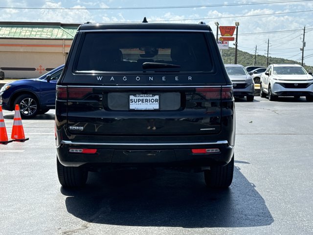 Used 2024 Jeep Wagoneer Series II w/ Flexible Seating Group RWD image 4