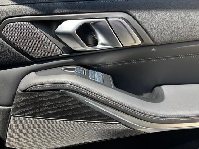 Used 2022 BMW X7 M50i w/ Cold Weather Package AWD/4WD image 30