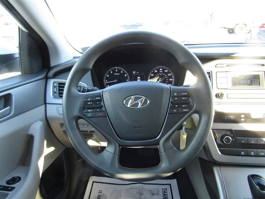 Used 2015 Hyundai Sonata SE image 24