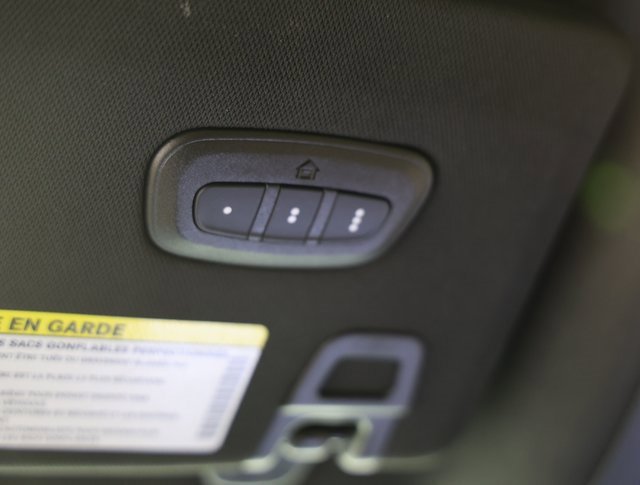 Used 2025 Jeep Grand Cherokee L Limited w/ Black Appearance Package image 24