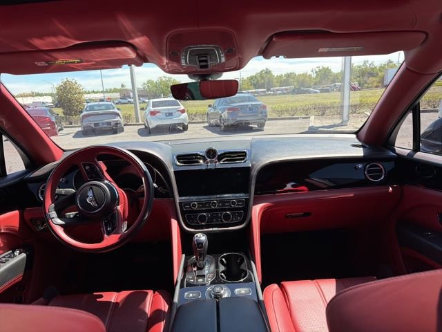 Used 2022 Bentley Bentayga image 11