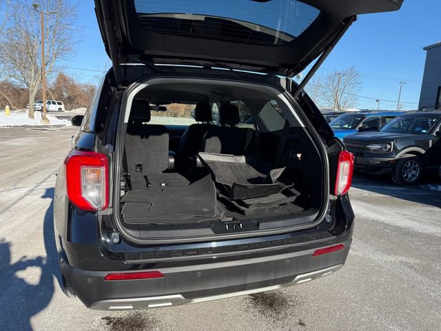 Used 2022 Ford Explorer XLT w/ Equipment Group 202A image 11