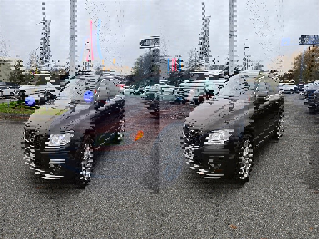 Used 2016 Volvo XC70 T5 Platinum w/ Climate Package image 1