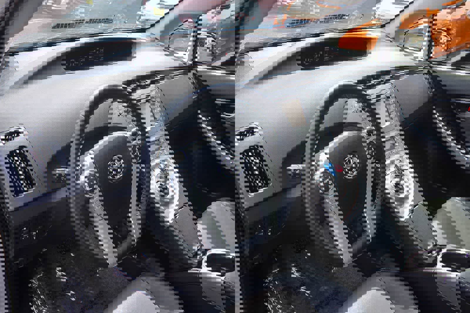 Used 2015 Toyota Prius Four image 24