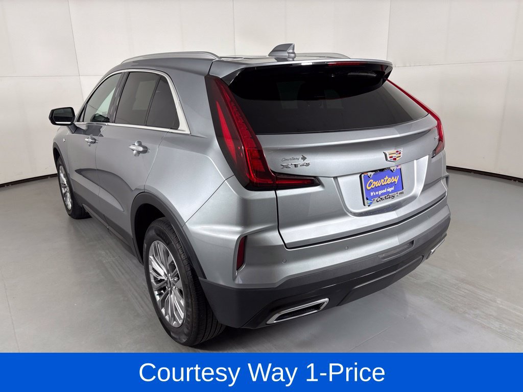 Used 2024 Cadillac XT4 Premium Luxury FWD image 8