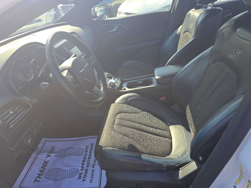 Used 2015 Chrysler 200 S image 11