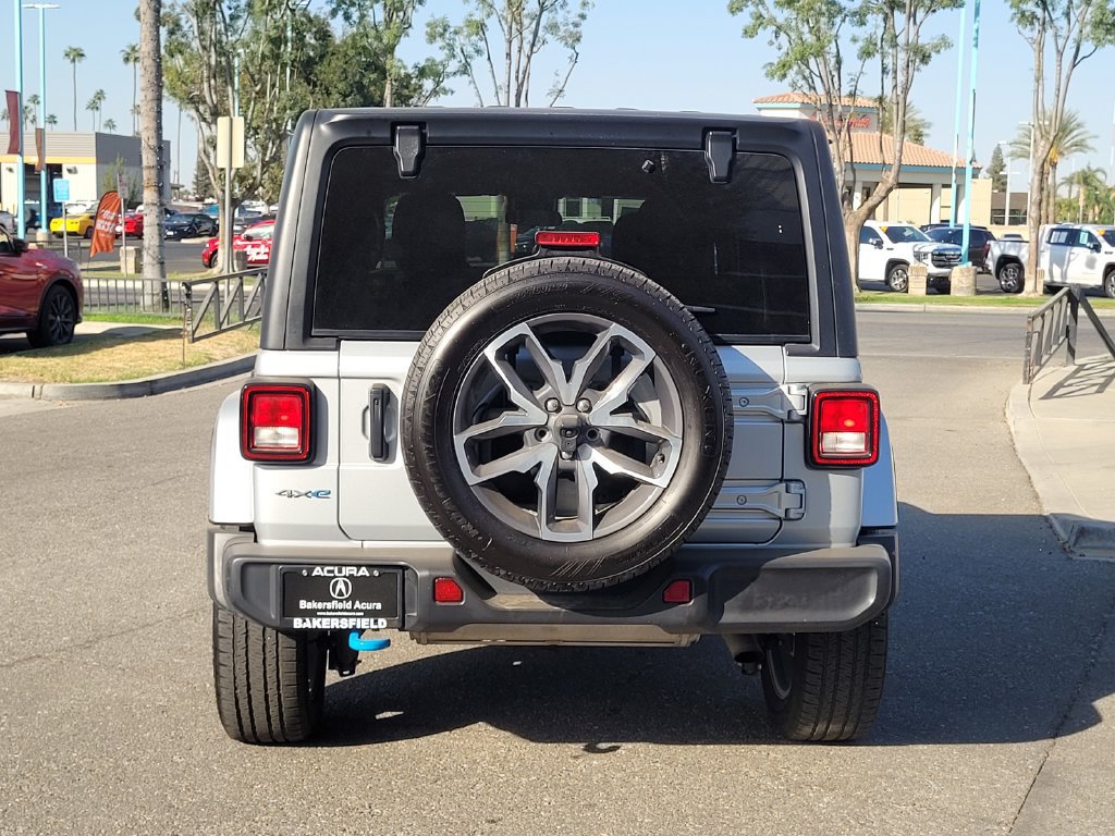 Used 2024 Jeep Wrangler Unlimited w/ Convenience Group AWD/4WD image 7
