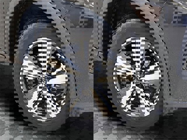 Used 2023 Nissan Rogue SL w/ SL Premium Package image 28