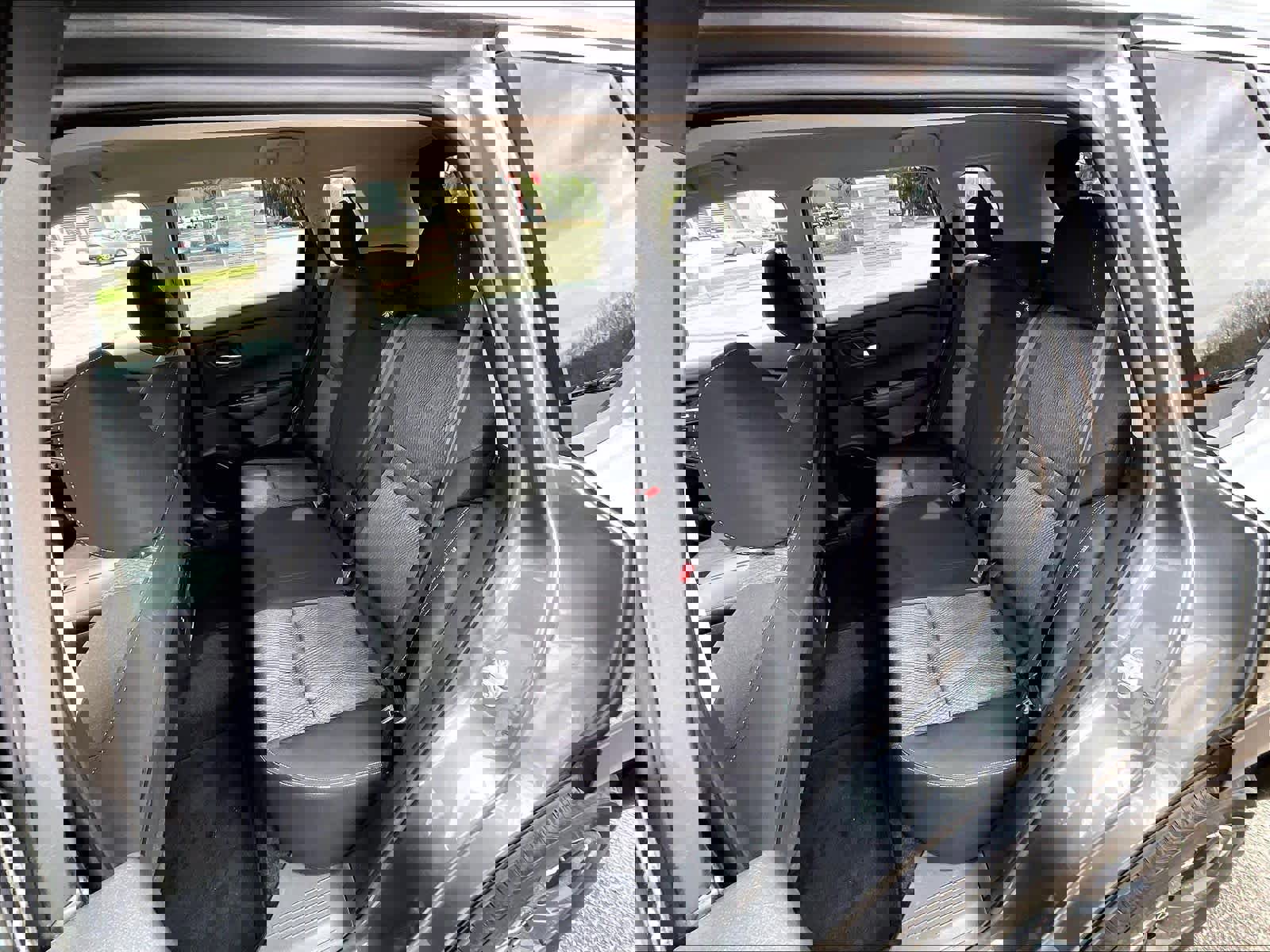 Used 2024 Nissan Rogue SV image 15