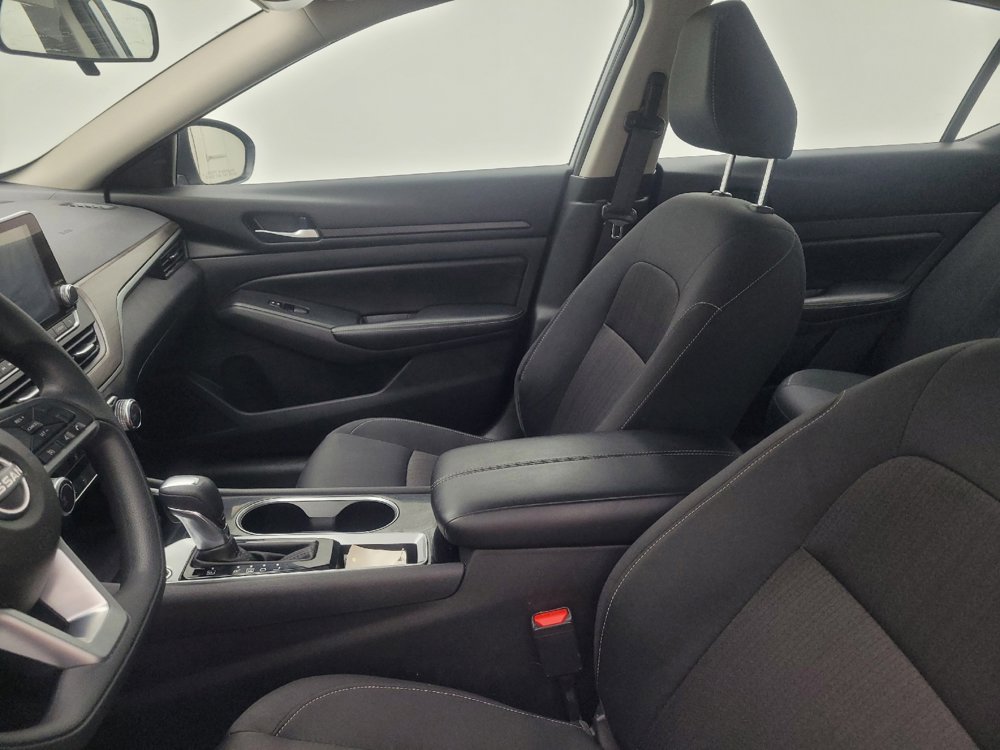 Used 2024 Nissan Altima 2.5 SV image 17