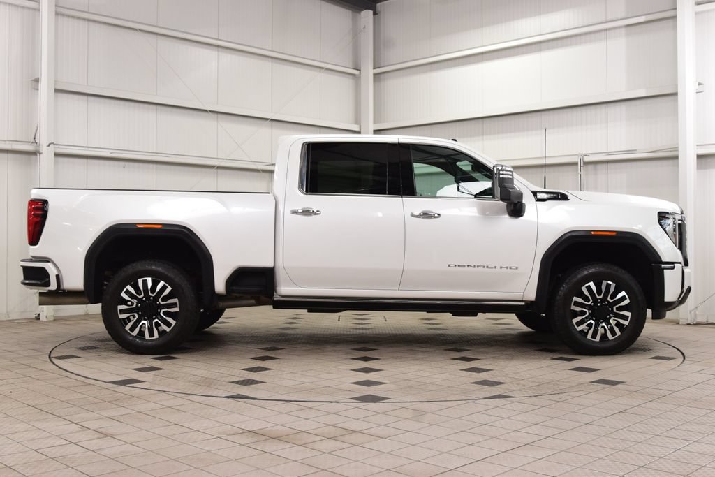Used 2025 GMC Sierra 2500 Denali Ultimate AWD/4WD image 9