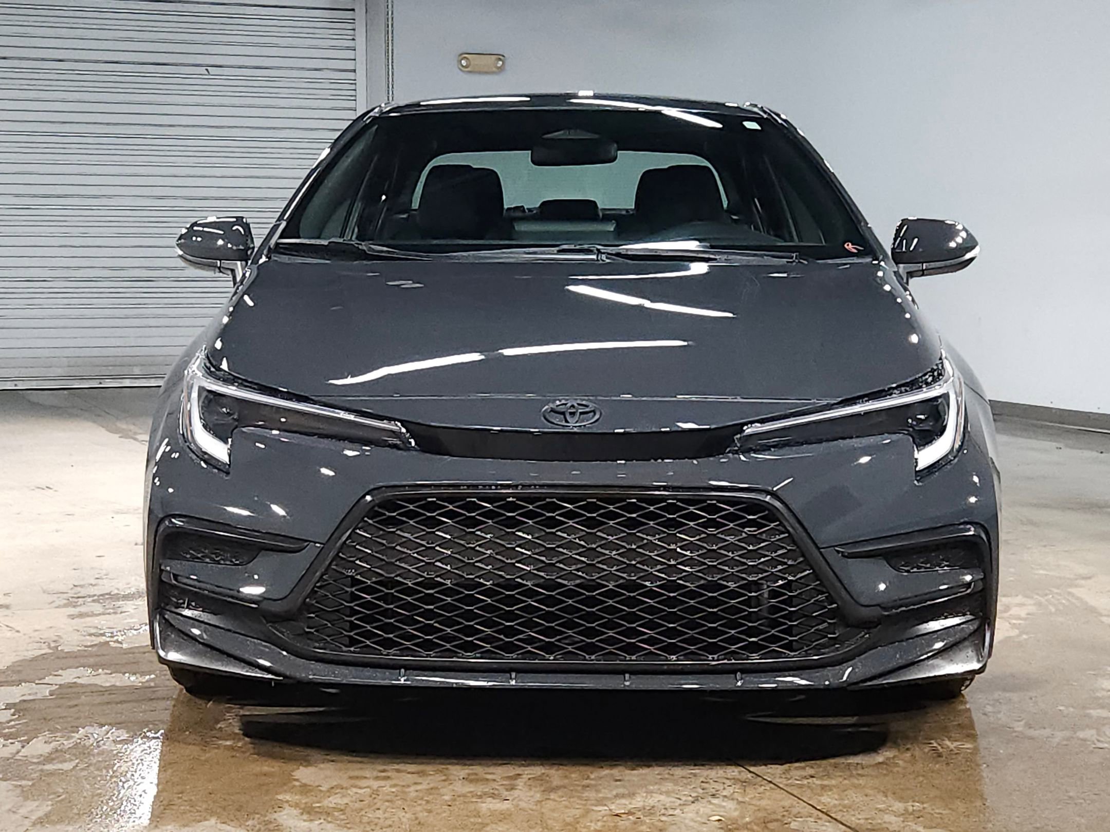 Used 2025 Toyota Corolla SE image 2