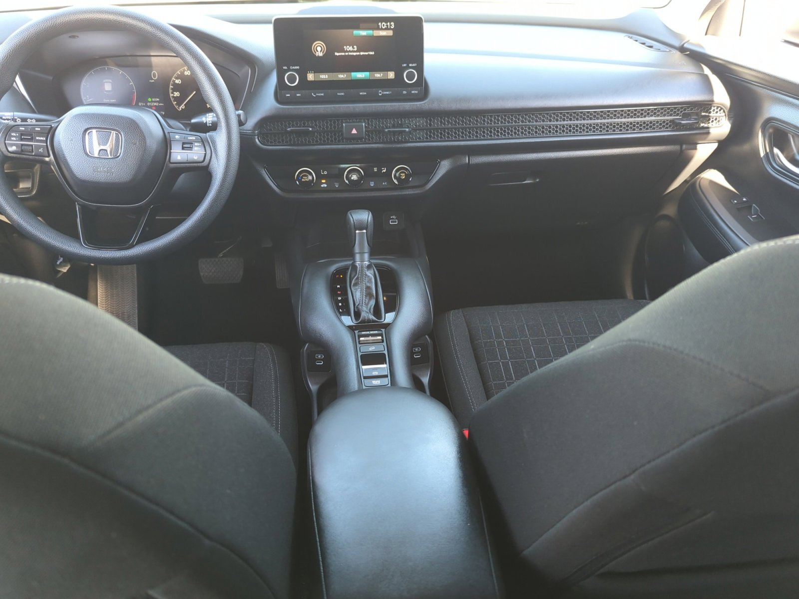 Used 2025 Honda HR-V LX image 19