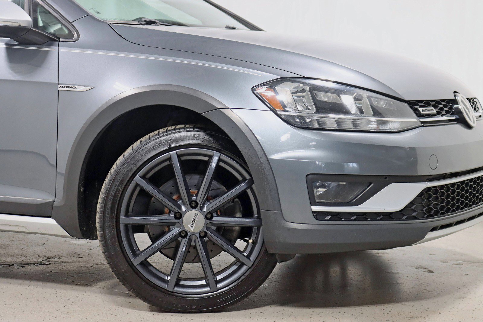 Used 2019 Volkswagen Golf Alltrack SE image 5