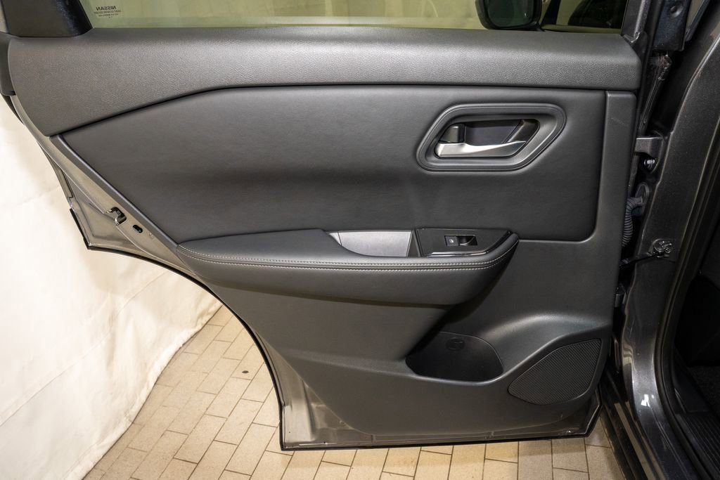 Certified 2024 Nissan Rogue SV image 10