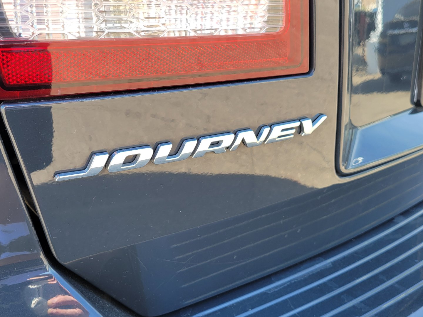 Used 2018 Dodge Journey Crossroad FWD image 7