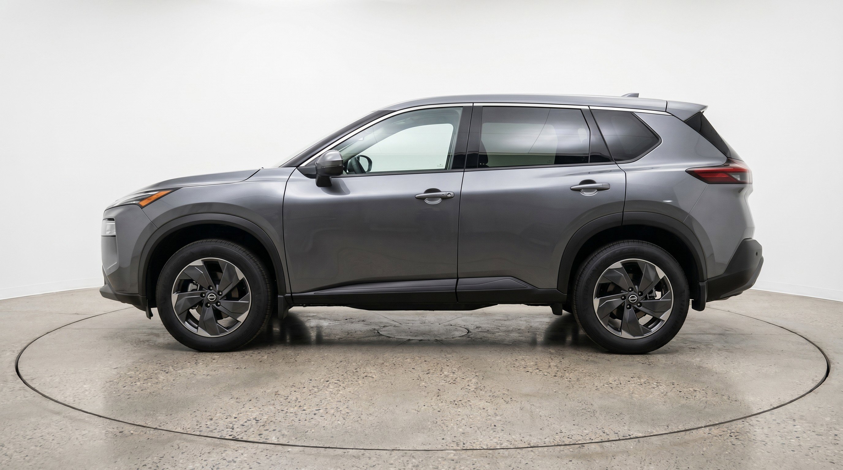 Used 2025 Nissan Rogue SV AWD/4WD image 5