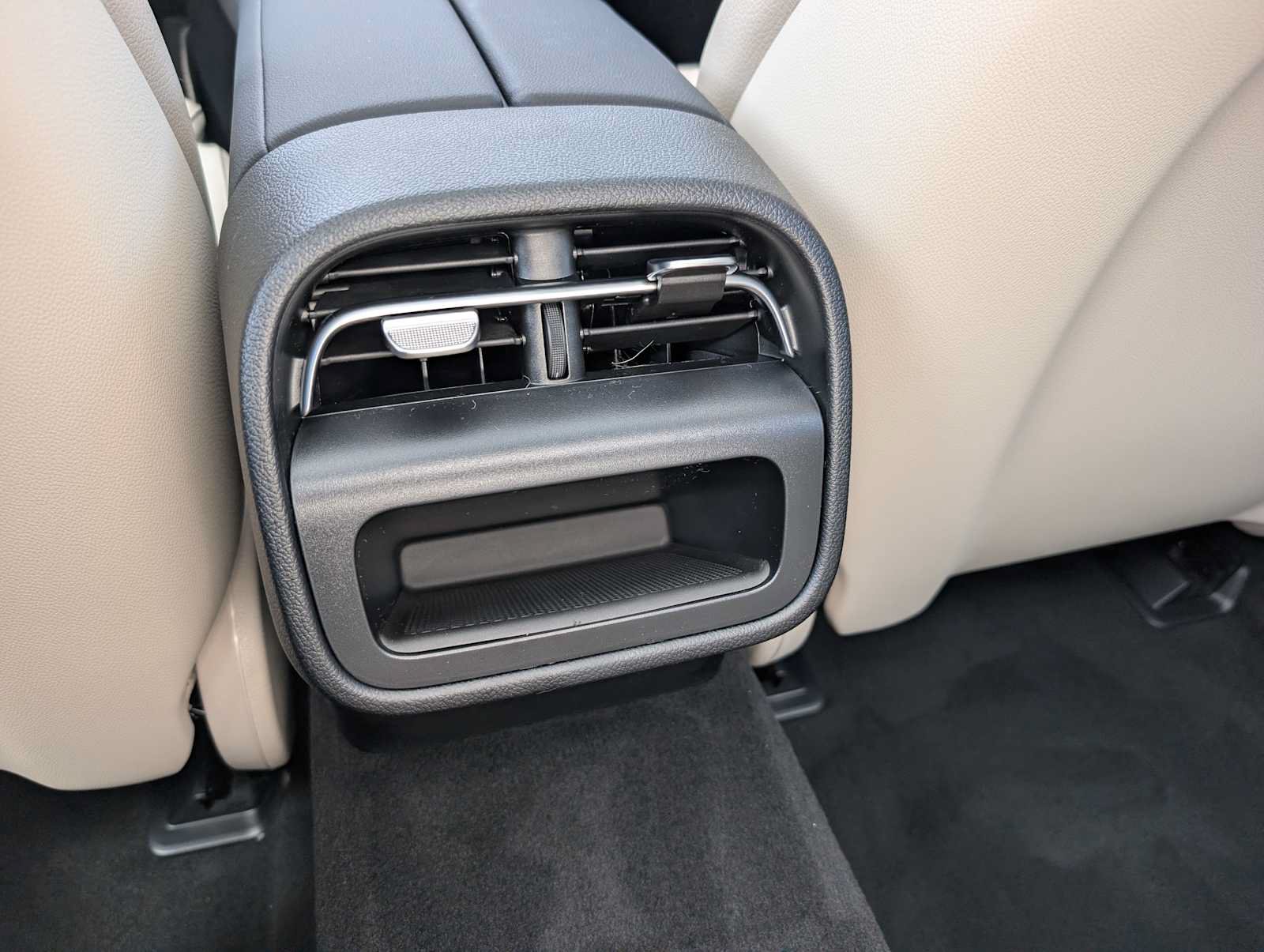 New 2027 Mercedes-Benz E 350 4MATIC Sedan image 16