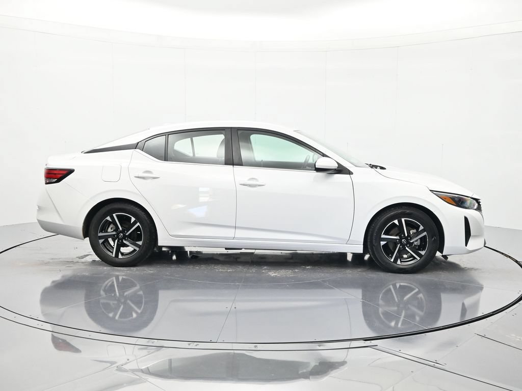 Used 2024 Nissan Sentra SV FWD image 4