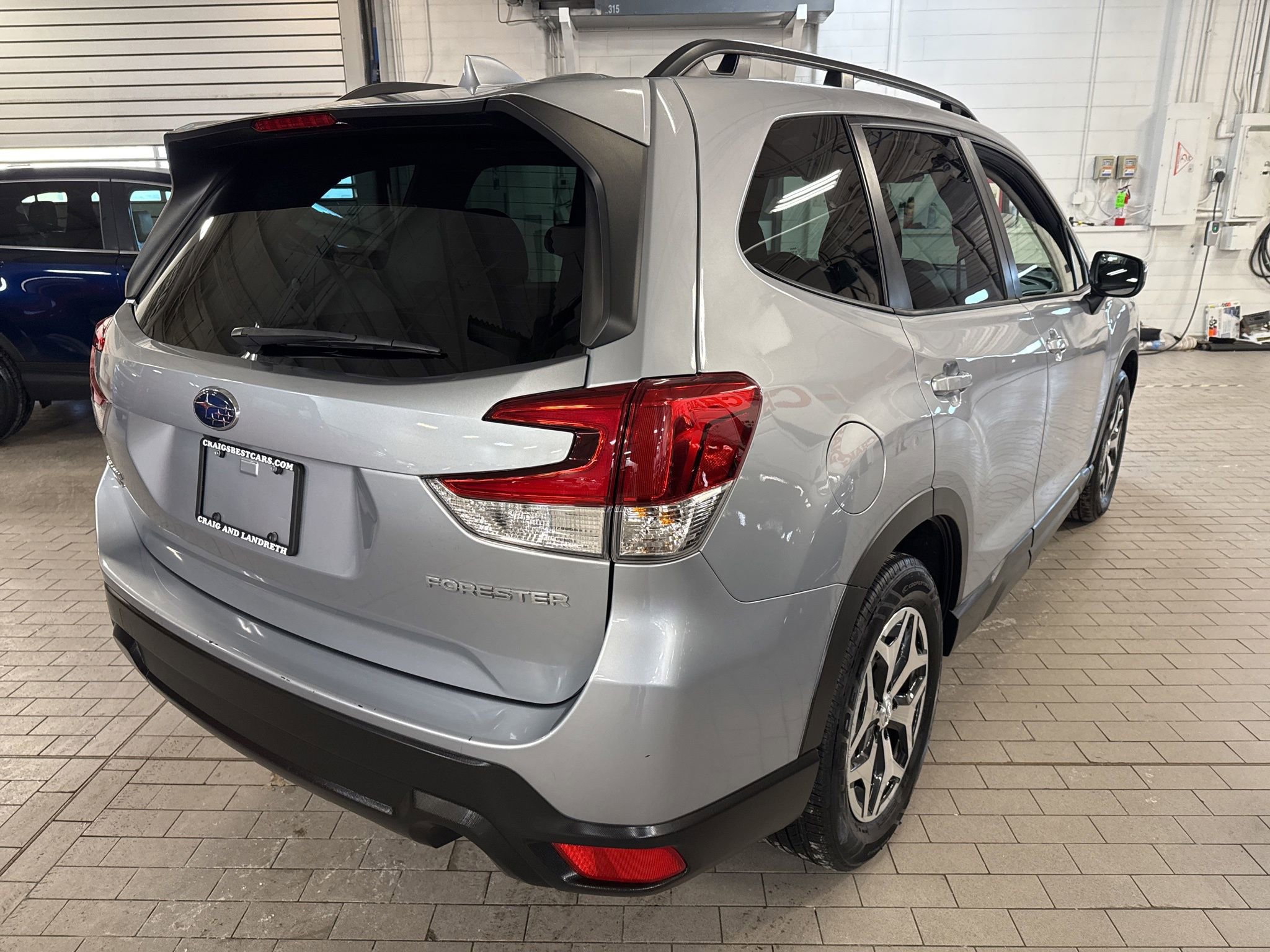 Used 2022 Subaru Forester Premium image 7