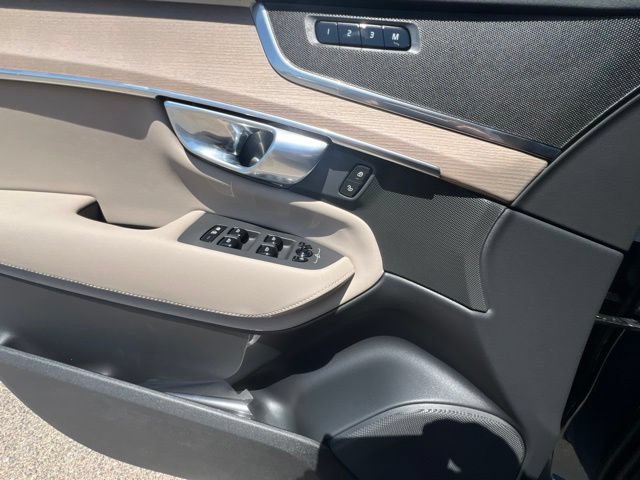 New 2026 Volvo XC90 B6 Plus w/ Protection Package AWD/4WD image 24