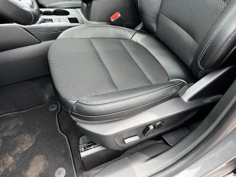 New 2025 Ford Escape SE image 10