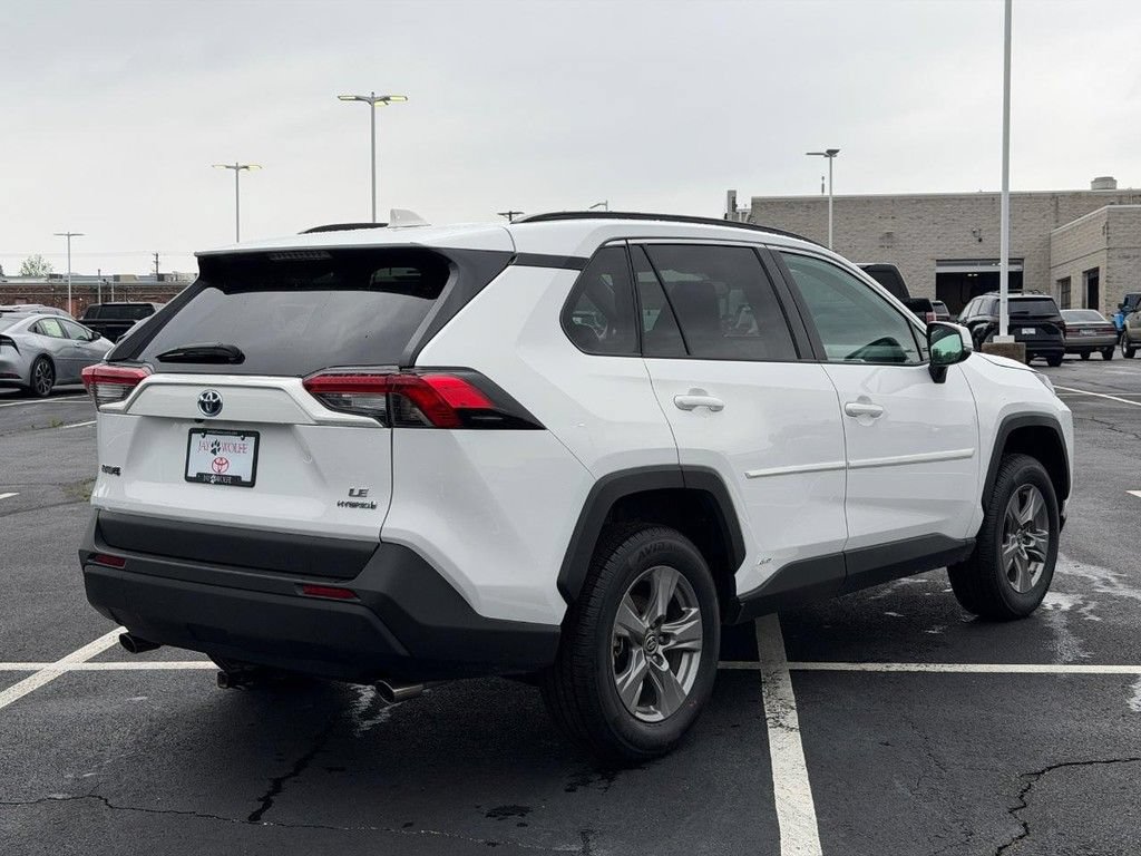 Certified 2024 Toyota RAV4 LE AWD/4WD image 3