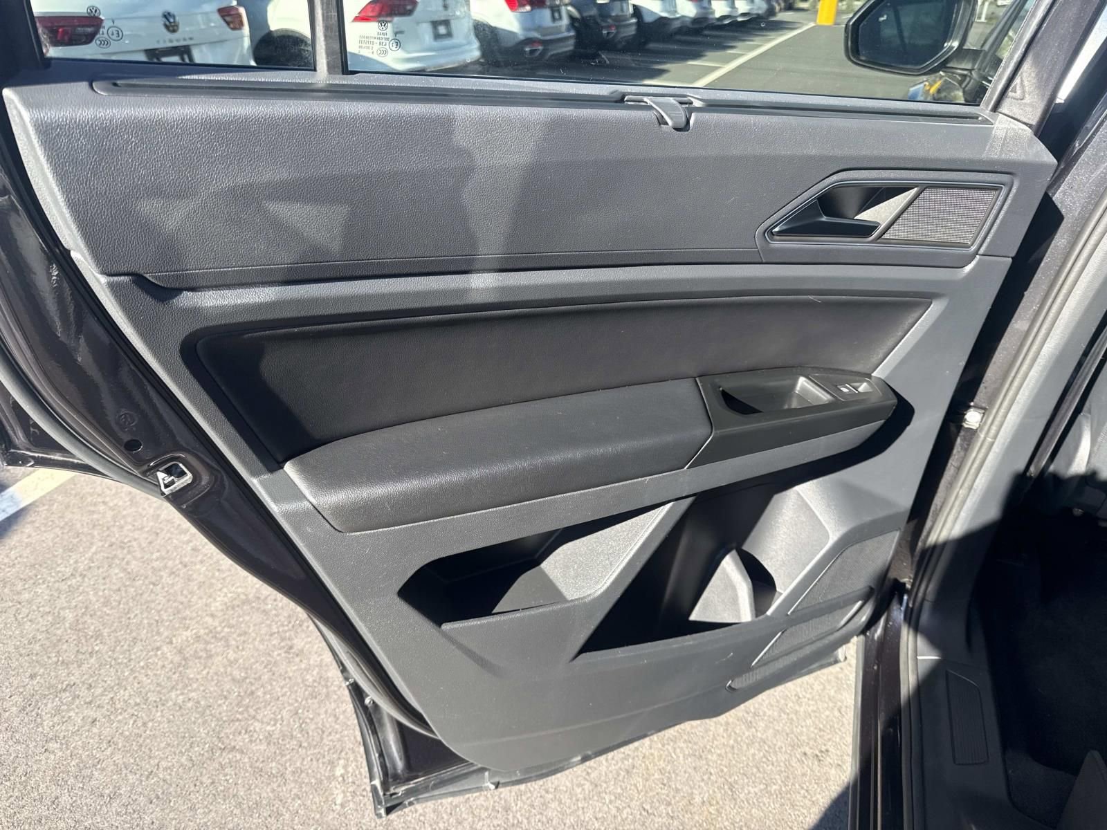 Used 2019 Volkswagen Atlas SE w/ Towing Package image 18