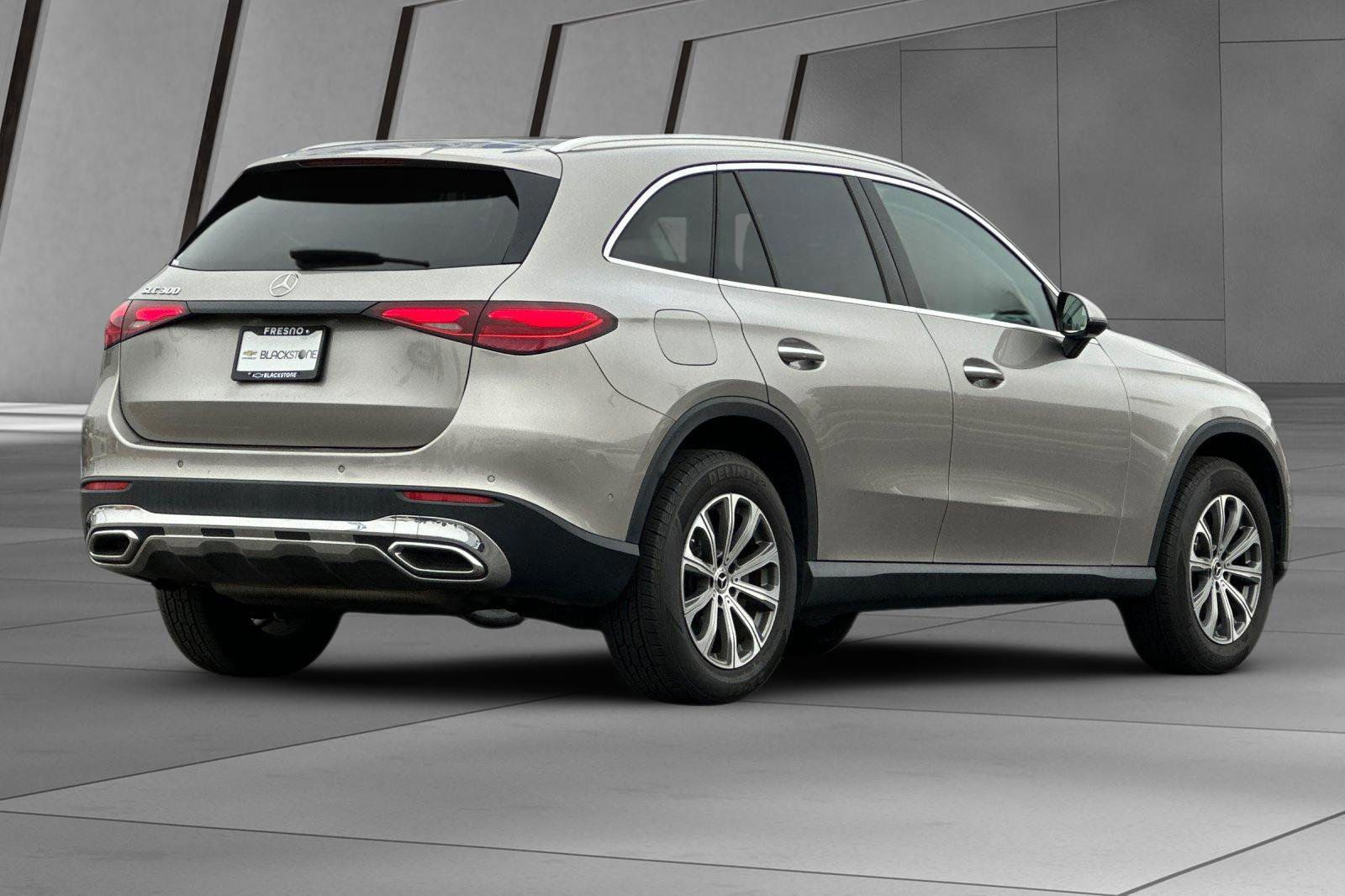 Used 2024 Mercedes-Benz GLC 300 w/ Winter Package image 4