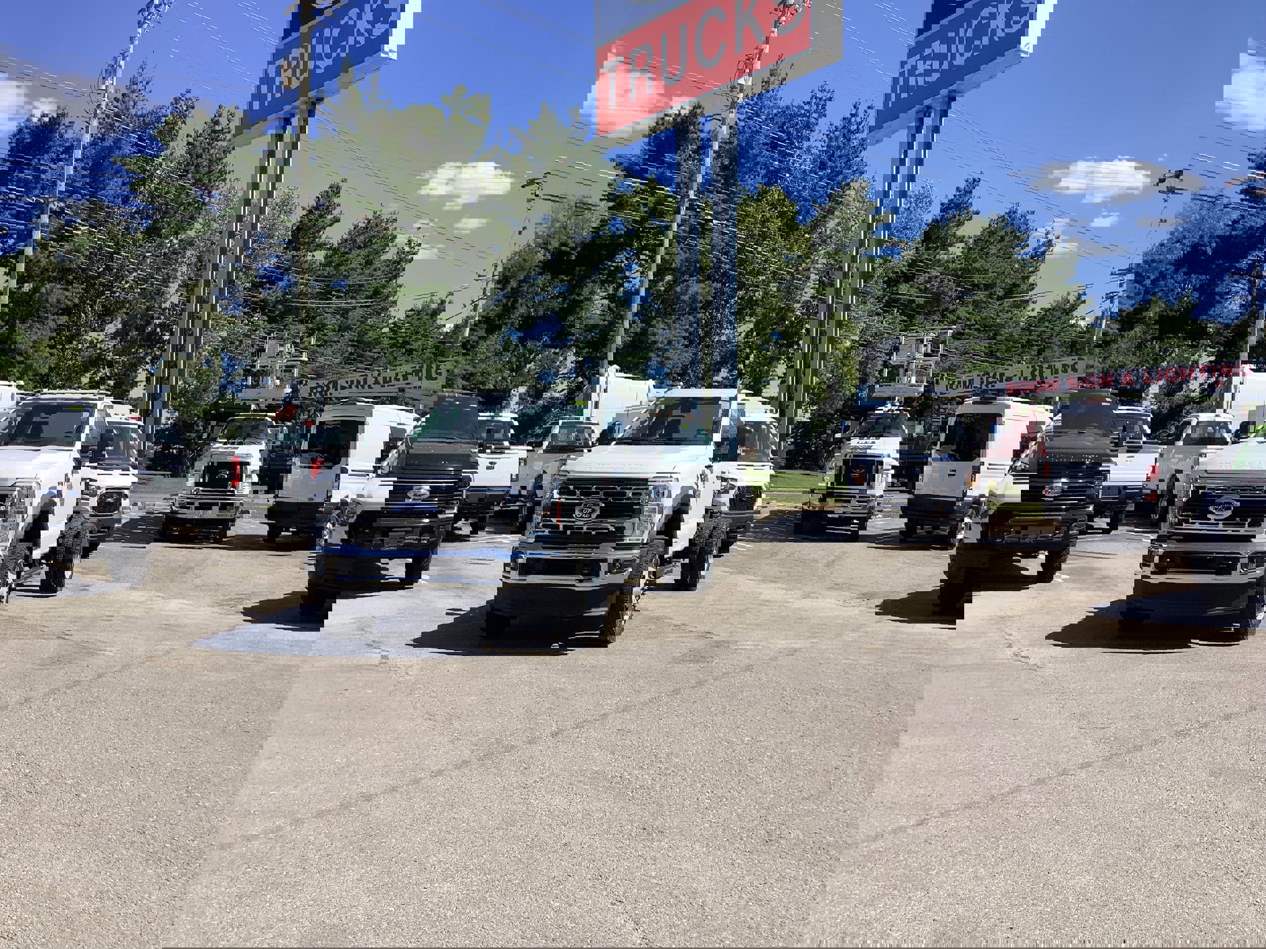 New 2025 Ford F550 4x4 Regular Cab Super Duty image 3